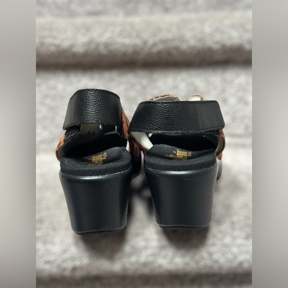 Alegria Rosie Leopard Print Wedge Slip Resistant Sandals – Women’s 37 (US 7–7.5) - Picture 4 of 12